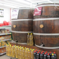 Real Romans get their wine by the liter
