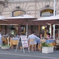 outside of Antonio e Antonio - great atmosphere